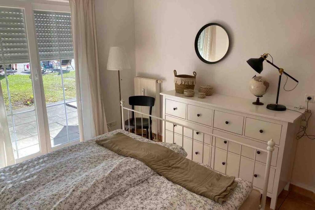 Die Seeblume - Ferienwohnung Mit Pool Und Seeblick Бодман-Людвигсхафен Экстерьер фото