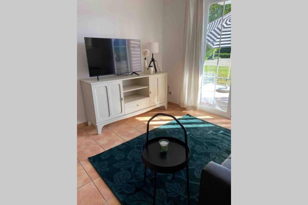 Die Seeblume - Ferienwohnung Mit Pool Und Seeblick Бодман-Людвигсхафен Экстерьер фото